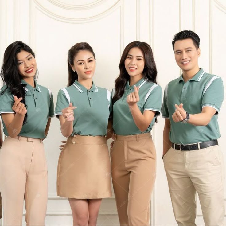 SCHOOL UNIFORMS & KIT