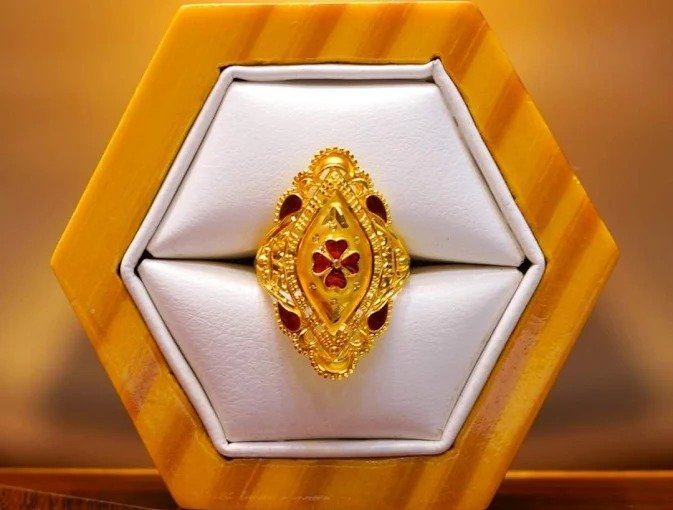 Designer Gold Ladies Ring Collection –